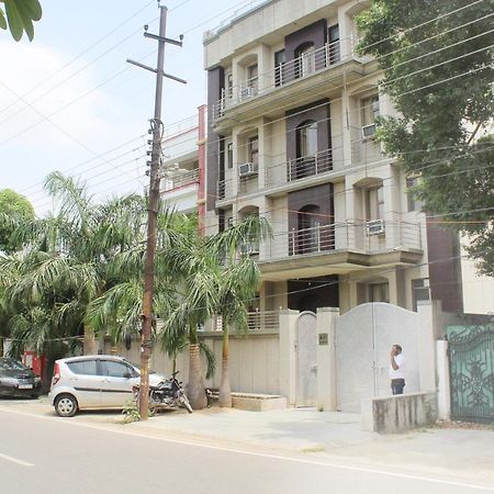 Hotel Trio Residency Near Noida City Center Luaran gambar