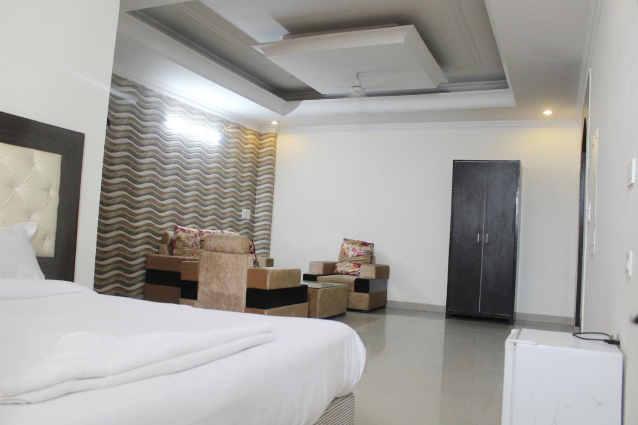 Hotel Trio Residency Near Noida City Center Luaran gambar